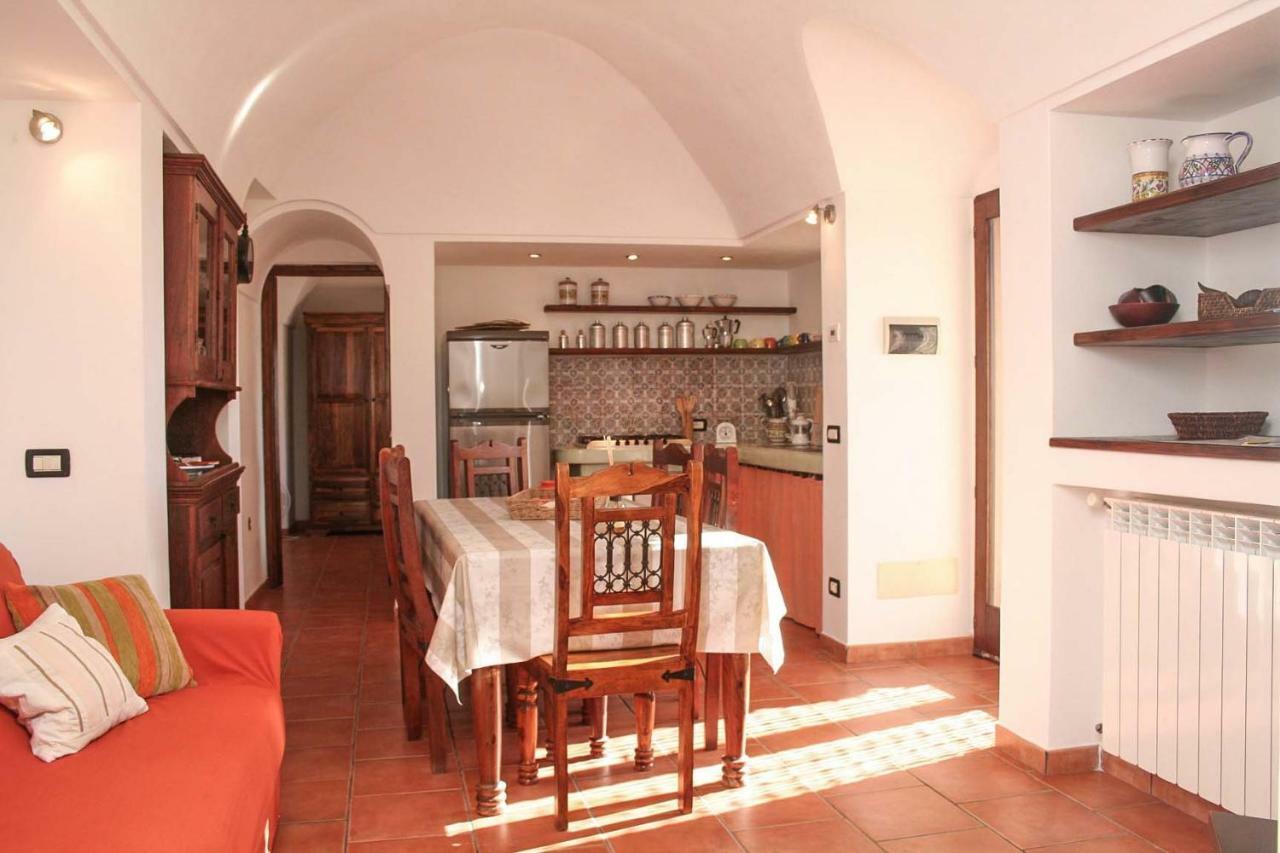 Dammuso Favarelle Da Caty Apartment Scauri  Exterior photo